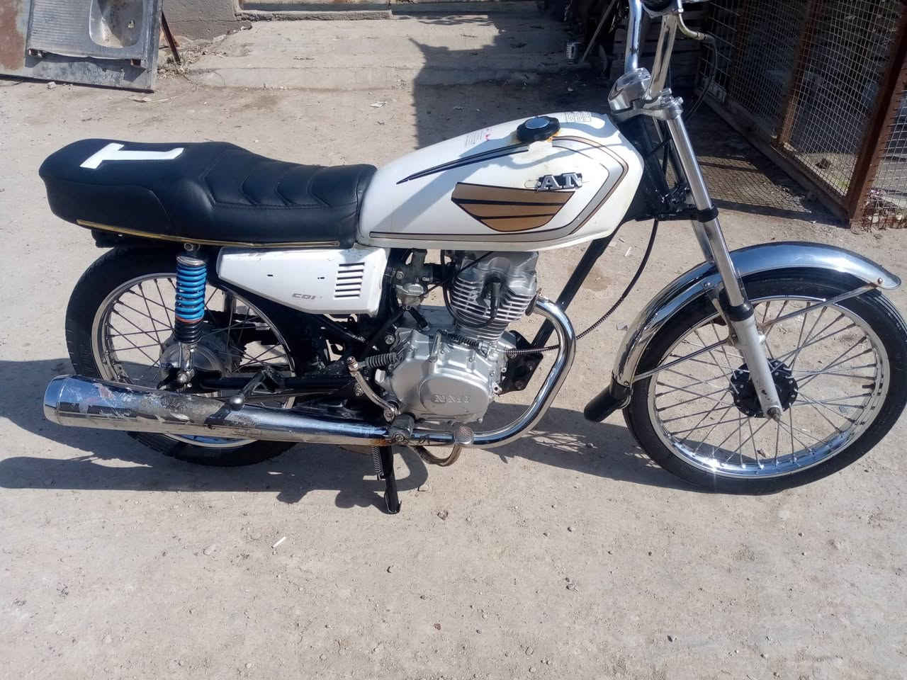 سلام عليكم دراجه نضيفه نامه للبيع
مبدل بيهة بس كور شراي بل خدمه ***********بدون بدون عنواني دبيسات
