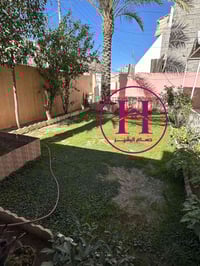 عقار للبيع   الموقع حي الخضراء شارع 15   المساحه 310 متر طابقين 5 غرف ...