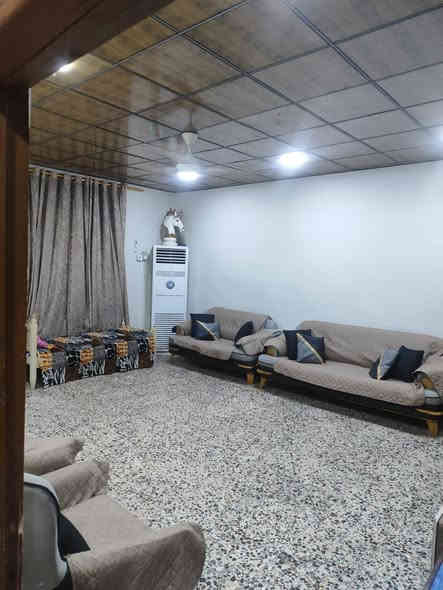 البيت ب65واليريد يشتري الغراض هم نبيعهن حي الصدرين قرب الجامع الامام علي المساحة البيت 130 متر 
*********** مهند ياسر
انا مكلف بالنشر
