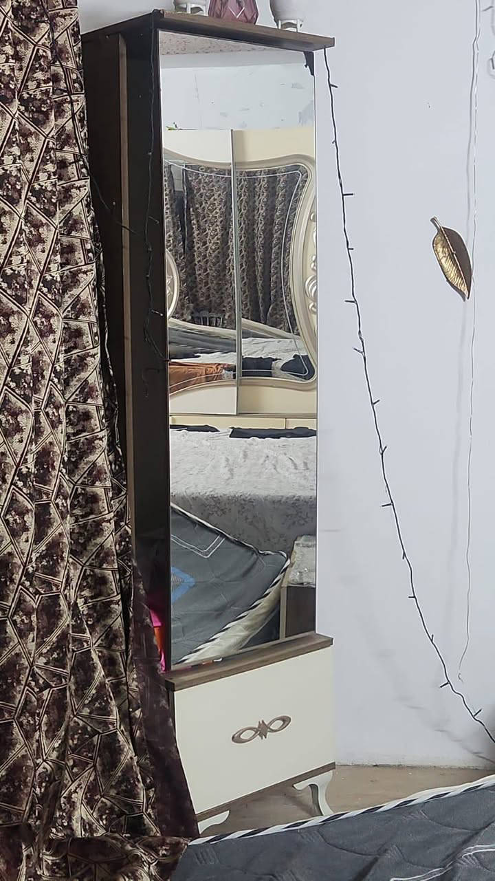 السلام وعليكم غرفه تركي جديد للبيع مستعجله اريد أشيل المكان بلديات السعر 650 وبيها مجال الاستفسار ‏‪***********‬‏
