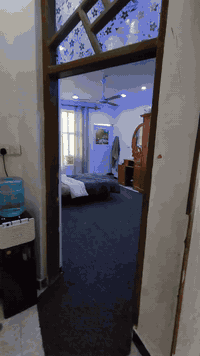 السلام عليكم 
بيت للبيع طابقين مساحة( 410)متر
(( واقع حال))
كراج كبير ومحل جاهز +استقبال كبير +هول كبير+ صالة كبيرة +مطبخ كبير+ قطعة كاع كبيرة خلف البيت//
((الطابق الثاني)) 
يحتوي على       
 غرف اسويتات عدد/2/
حجم الغرفة 6×4 +حمامات
+غرفة صغيرة
حجم 3.5×4
السعر ((260))
موقعة العبيدي نهاية شارع الجامع ..للأستفسار اتصل 
***********
***********
