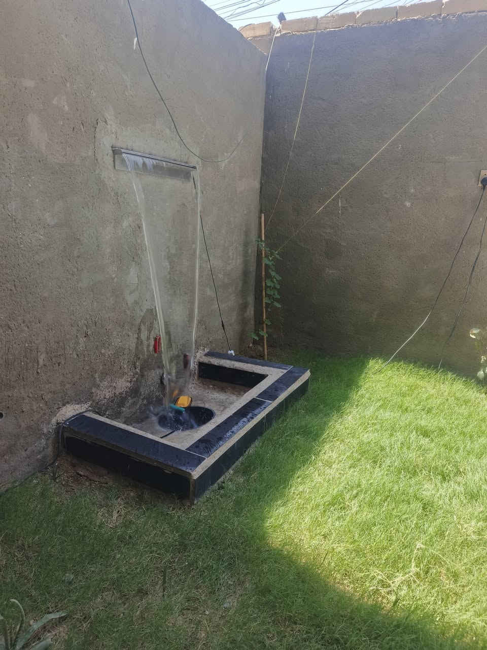 بسم الله الرحمن الرحيم
الدار للبيع طابو صرف بناء حديث مساحة مطلوب صندوق السكان 150متر وجه5 ونزال 30 يحتوي على 4غرف نوم وحده جوة 3فوك استقبال ومطبخ ومساحه درج صحيات عدد3 ومخزن وسطحين واحد جبير واحد صغير منطقة سويب قرب خالد ابو الخشاب شارع الديني الاستفسار واتساب *********** السعر172 بي مجال بسيط
