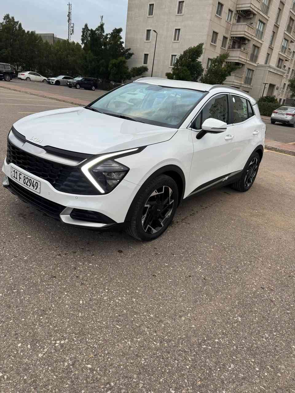 السلام عليكم عندي كيا سبورتج خليجي موديل 2025 زيرووو مكفوله كفالة عامة ام الضمان فول عدا بنوراما  المواصفات بصمة كراسي كهرباء تدفئة بل كشنات صندوك بصمة محرك 2000 فور ويل رقم بغداد ابسمي مكان بغداد حي العدل السعر 250        بيه مجال بسيط ***********
