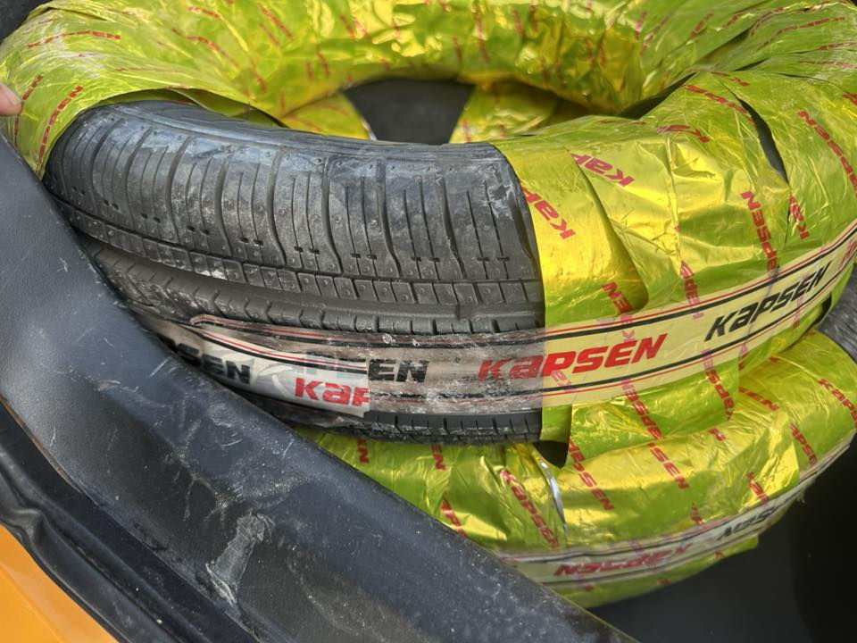 زوج تاير 13/70/175 سعرهن ٦٠ مكاني الامين رقم ***********
