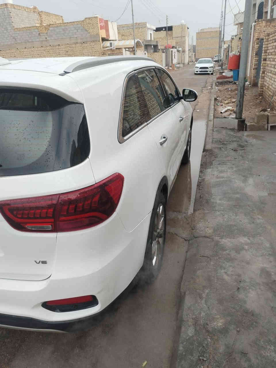 سورنتو للبيع موديل ٢٠٢٠ خليجي فول مواصفات عدى البنرامه رقم ميسان اسياره بيه اربع قطع صبغ مكينه كير حداديه كفاله سياره مناسبه ١٨٥ وبيه مجال رقم الهاتف ***********
