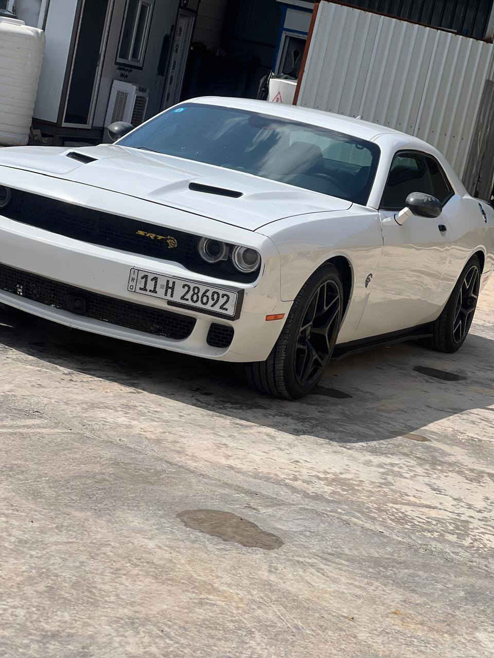 جالنجر 2015 SXT بلس
العنوان كربلاء 
***********
السياره بيها قطعتين بدون ايرباك 
و بيها قطعتين بالعراق 
المواصفات فول 1/1 
ما عدا الفتحه 
رادار 
رادارات جانبيه 
شفتات ستيرن 
ستيرن كهرباء 
كشنات جلد 
كشنات تدفئه تبريد 
كشنات كهرباء 
كامره 
حساسات خلفيه 
سوبر تراك باك 
سبورت 
ماشيه 130 ميل 
تبريد فول
