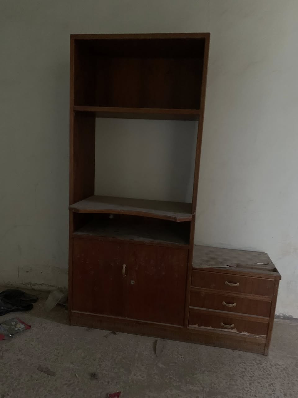 للبيع قيم واخذ نضيفه مبيه شي حت ممكسوره 
***********
