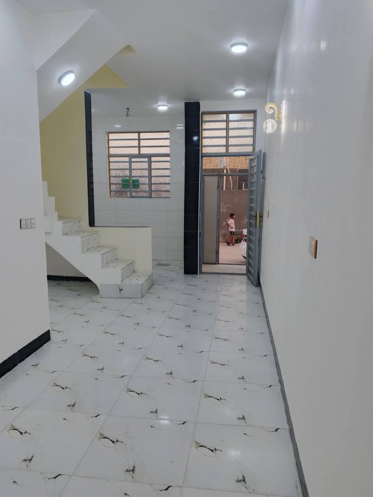 بيت 55 متر🏘️ للبيع بالنجف شارع الصب مال المطار عمود ٣٢١ للتواصل *********** وأتساب
ثالث بيت عن السوق قرب صيدلية الأولياء💊 النجف, العراق
