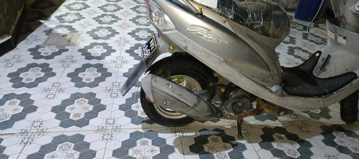 سلام عليكم شباب هاي الدراجه للبيع طالعه من الزيتون ول شراي يدك على هاذ الرقم ***********
