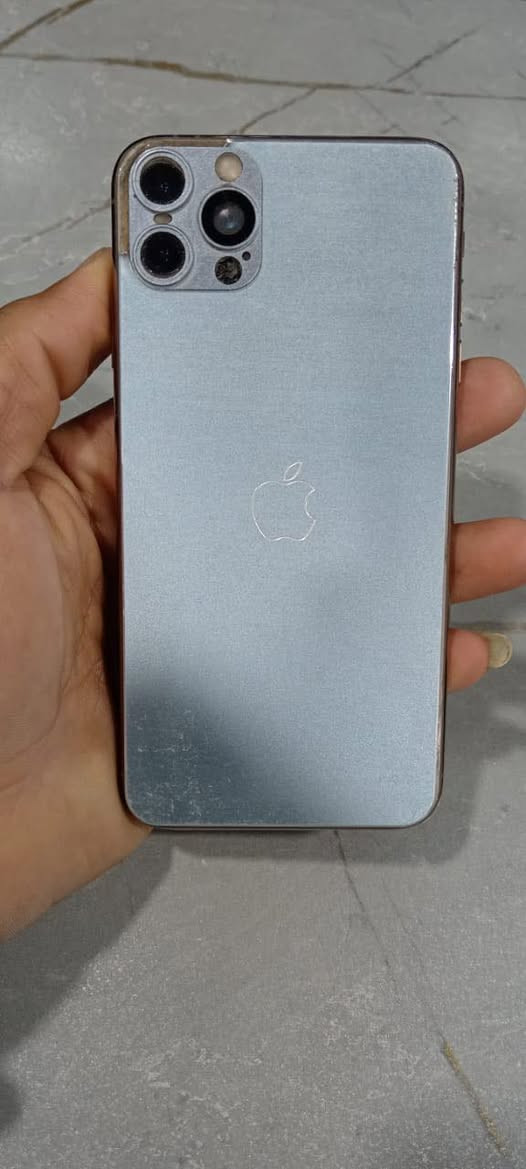 سلام عليكم اكس ماكس محور ١١ برو جهاز شغال فيس ايدي شغال مبدل شاشه وبطاريه بي فطر بل شاشه ممئثر عل لمس ريد راوسه بجهاز عادي او ايفون انطي فرق مكاني ديالى بعقوبه المفرك ***********
