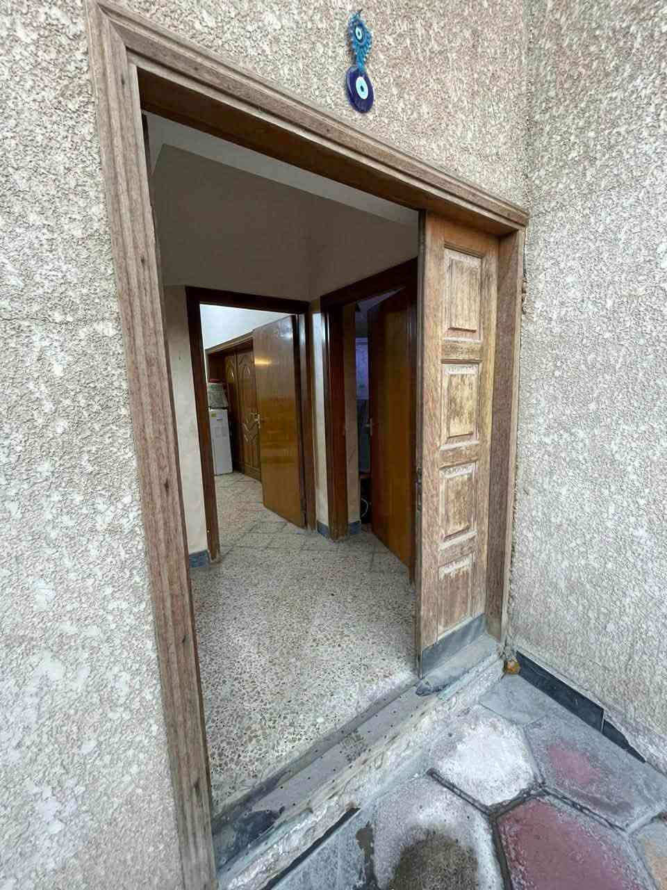 بيت للبيع مساحة ٣٠٠ متر واجه ١٥
العنوان الدوره المهديه الثانيه 
للاستفسار اكثر 
***********
