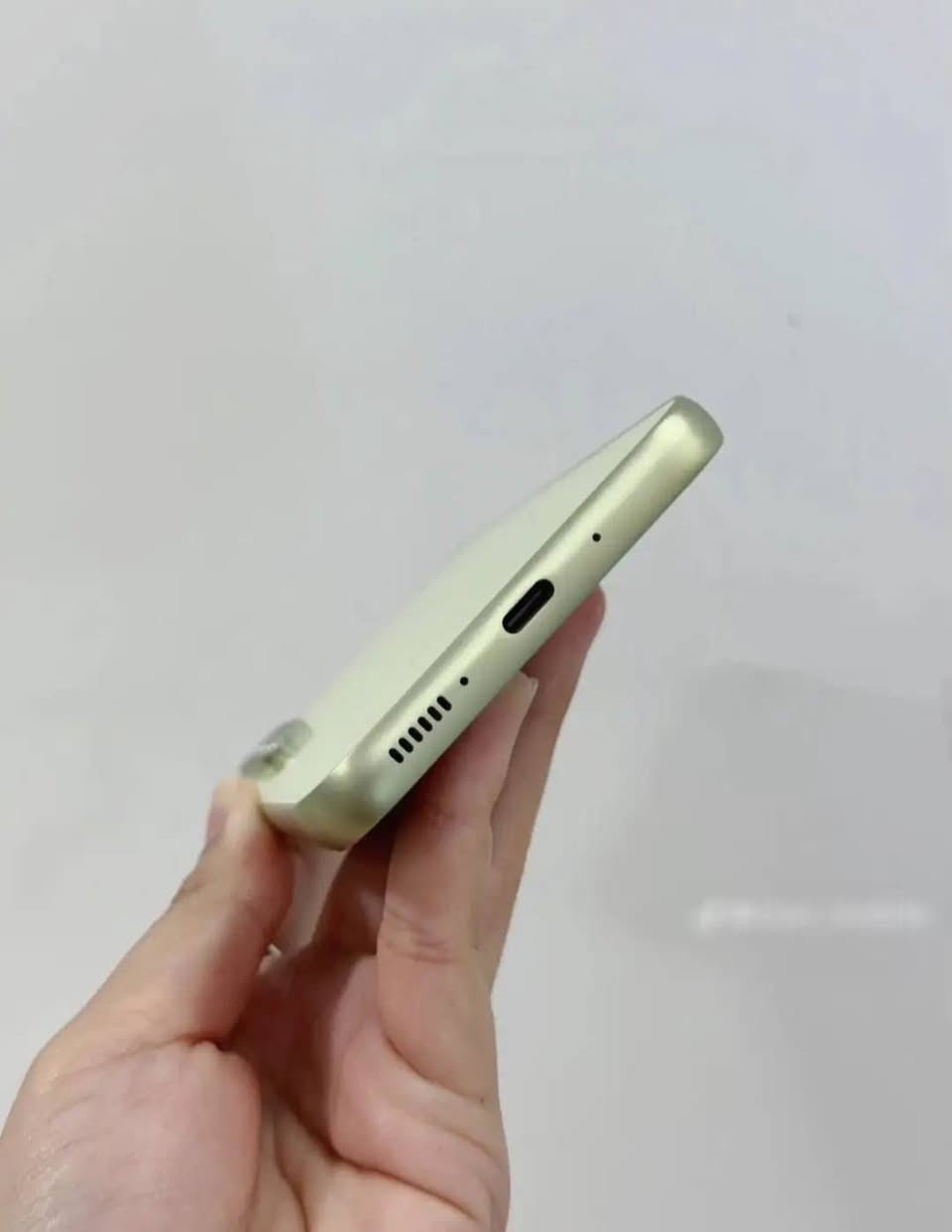 Samsong galaxy a54 12,256
5G علبة + هاتف نظيف 
السعر 375 الف وبي مجال بسيط مكاني بغداد الامين الثانيه 
***********
