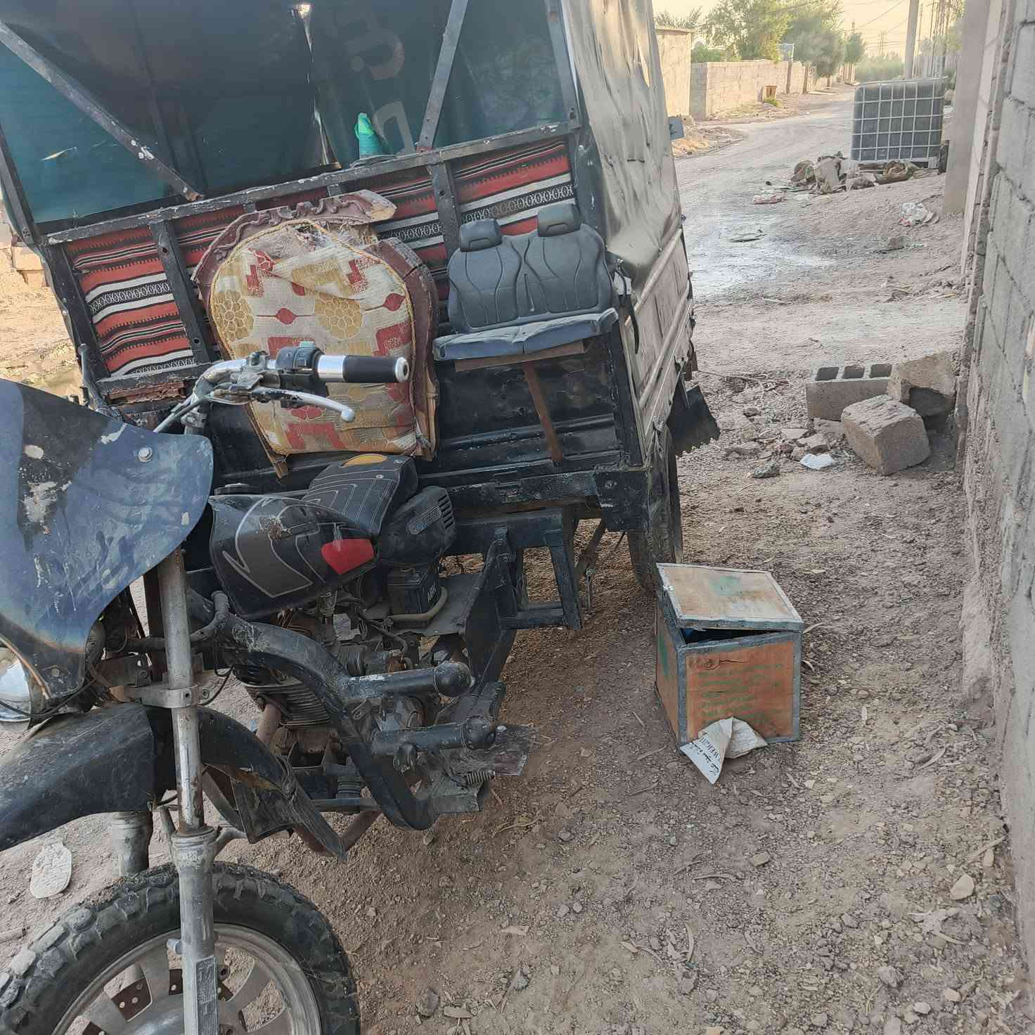 سلام عليكم ستوته ام تي ار كلك شغاله سلف هندر كهربائية كلها كامل هورن لاين جوزه تشغيل شادهن جدد رايدها 475وبيها مجال عنوان تقاطع النهروان 
***********
