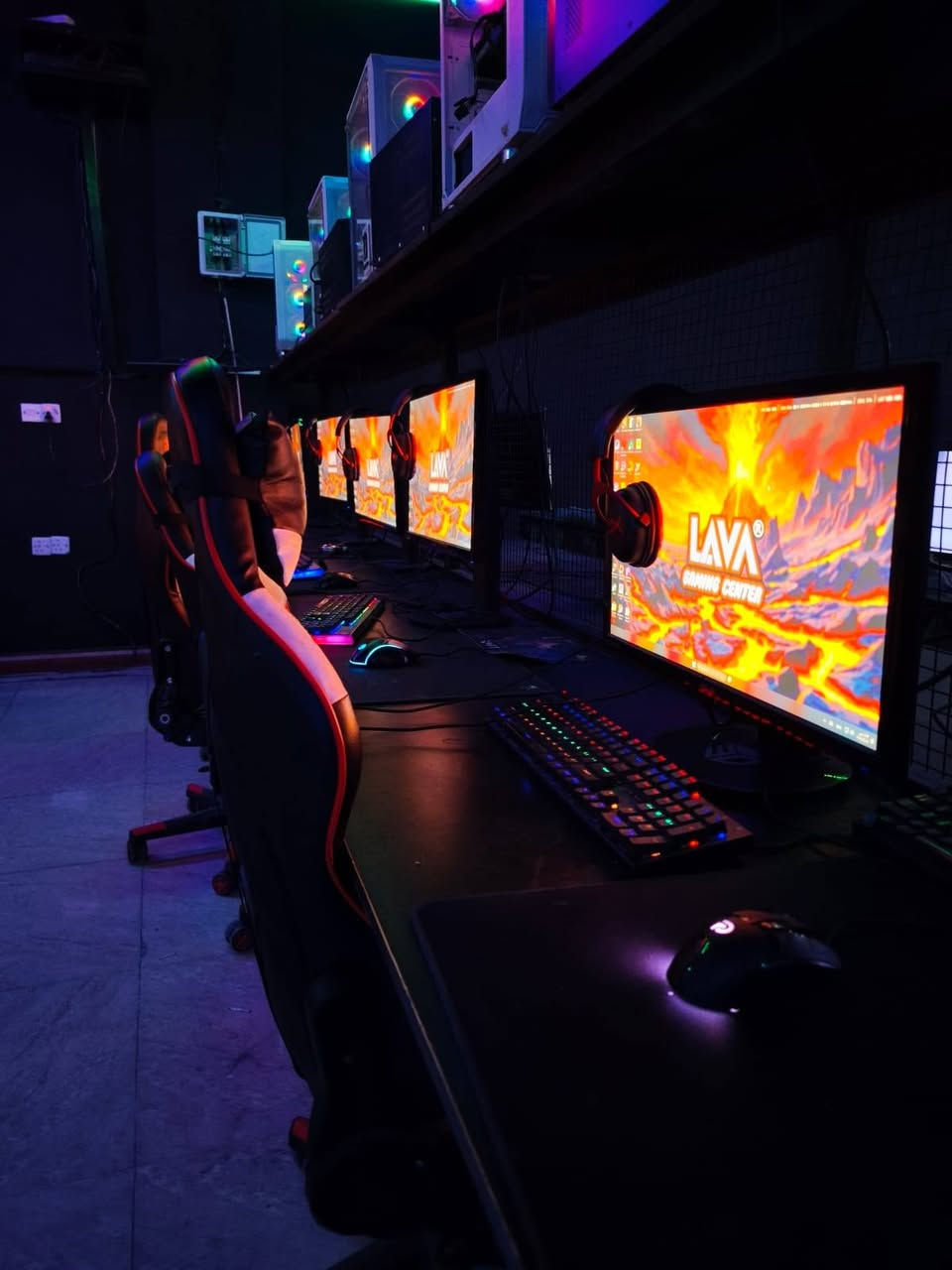 قاعة العاب وكافية للبيع
حاسبات كيمنك عدد 25 (كيس+ شاشة+ ماوس وكيبورد كيمنك + كرسي + سماعة هايبر اكس+ UPS 3000 )
شاشات الحاسبات نوع اسوز عدد ٢٠ ونوع سامسونك عدد ١٠
بلي ٥ عدد ١٣ ( بلي + شاشه هايسنز ٥٥ + UPS )
غرفه سينما (شاشه عايسنز حجم ٧٥ + بلي ٥ + UPS)
جوستكات عدد 32
اقراص بيس 21 عدد 6
فيفا 26 عدد 2
فيفا 25 عدد 3
فيفا 24 عدد 3
تكن عدد ٢
مورتال عدد٢
كود اوف وار جزئين
و بعد اقراص مال تختيم
شاشات عرض حجم ٧٥ عدد ٤
شاشات اعلانات حجم ٣٢ عدد ٧
ميز بليارد super master عدد ٢
جلسات حديد مع طاولات مع كراسي تركية
الباريستا ( معصاره فاكهه +خلاط عدد ٢+ عجانة + جهاز وافل عدد ٢ + جهاز كريب +ماكنة كهوة تركية + غلايات عدد ٣ + ماكنة شامية + مع مواد باريستا عامة)
النراكيل ( نوع طه عدد ٣١ + نوع الماني عدد ١٤+ نوع خشب عدد ٧)
مجمدات عدد ٢ + عارضة مشروبات عدد ١ 
حاسبة كاشير مع نضام سيتم الخازن
منظومة كامرات هايك فيجن عدد ٣٠ كامره
سبالت جدارية انفيرتر عدد ٧ + سبلت كاسيت اتفيرتر عدد ٢
جلسات نفاخات كيمنك عدد ٢٥
بروفايلات انارة بحدود ١٢٠ متر
جهاز تحويل ATS
المكان بغداد - البنوك
 للاستفسار عن السعر التواصل على الرقم 
***********
