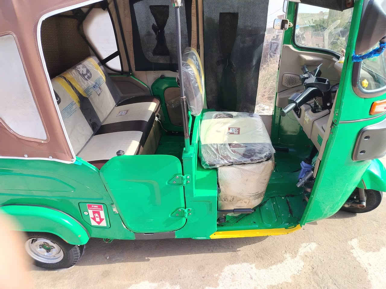 السلام عليكم تكتك ٢٠٢٢ مكان بغداد الدوره رقم *********** وبيه ضربه بل صفحه شويه مرجعه عل حار سعره ٨٦٠٠
