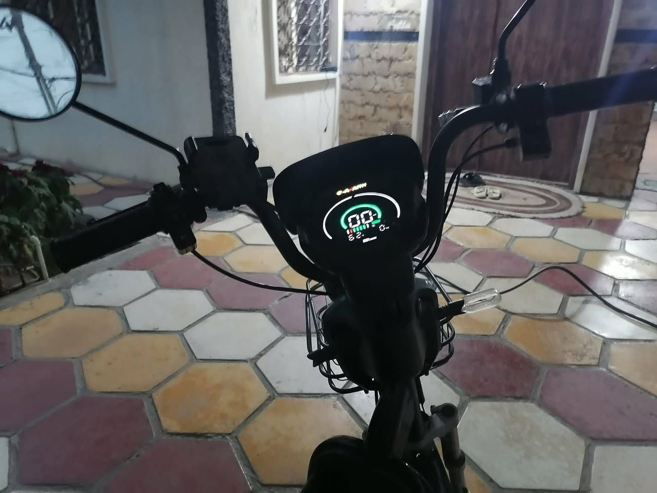 السلام عليكم 
بايسكل شحن 
حجم عشرين 
شركة اليث
بطاريات جديدة 
عقل جديد 
شديت الة تخم تاير جوبلس
وشاحنة جديدة
مستعمل 3 اشهر
السعر 430 وبي مجال 
للأستفسار: ***********
متوفر ماسنجر
