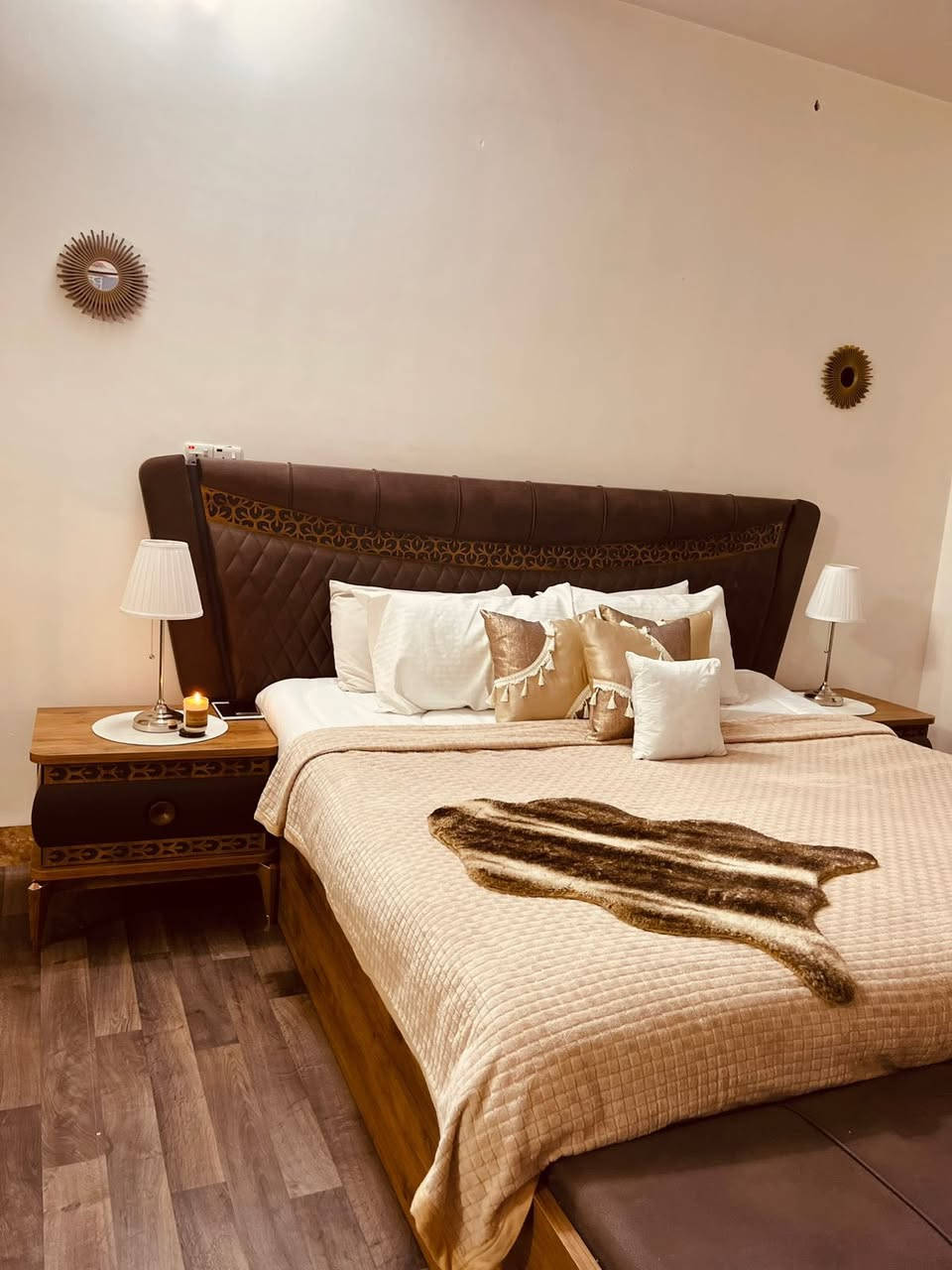 غرفه للبيع ثكيله كلش وقويه متتحرك من مكانها ومابيها ضررر ابددد فقط شخط بالكنتور واضح بالصوره ماخذيها ب 4 ملاين خشب اصلي ونضيفه رايدتها بمليون و 250 وبيها مجال بسيط


**إذا كنت صاحب هذا الإعلان وتريد حذفه لأي سبب، رجاءا أرسل رسالة إلى الدعم الفني**