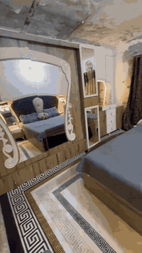 غرفه تركيه للبيع ثقيل مو عاديه مستخدمه قليل  بيهه فقط هاذ الفطر بلجانب مال الجربايه ماينشاف اشرته بلسهم  ٨ قطع الغرفه الكنتور عرضه ٣ متر والرتفاع مترين و ٣٥ سانتيم سعرهه ٨٥٠وبيهه مجال  عنواني المجر الكبير  رقم ***********
