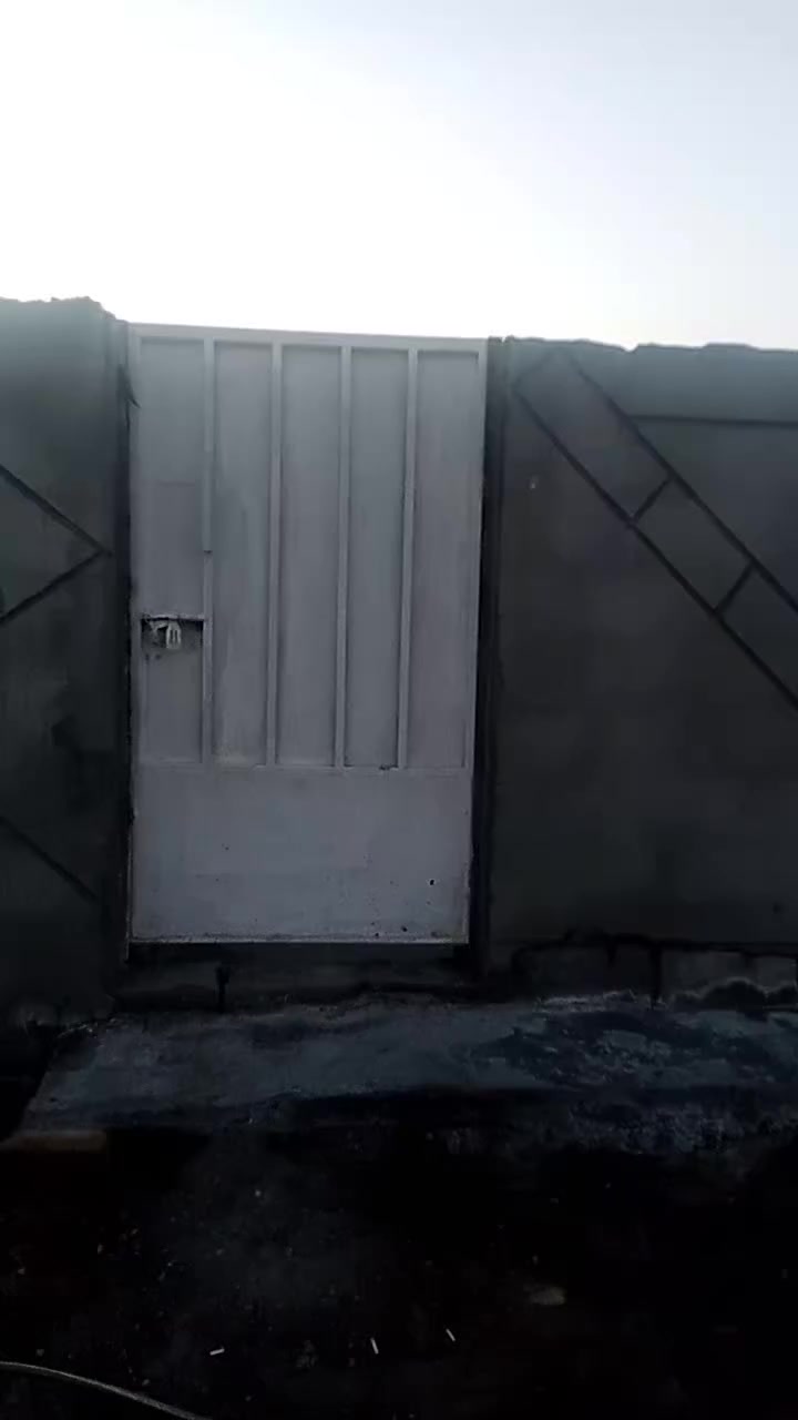 سلام عليكم بيت للبيع حي الجهاد خلف مدرسة بيت ذيبان
مساحة 100 متر متكون البيت من مطبخ وصالة ومنور وغرفة نوم للاستفسار الاتصال على الرقم ***********
***********
