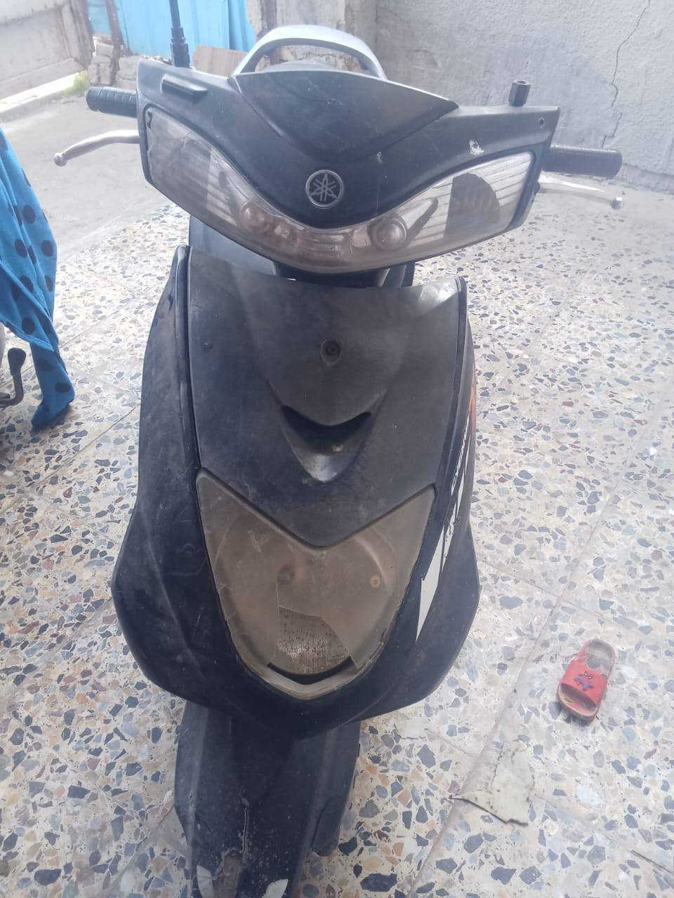 سلام عليكم عندي هاي دراجه للبيع مكاني بغداد الحسينيه مال راشديه سعره 150الف بي مجال دراجه شغاله
