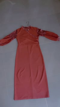 فستان • جديد • لبسة وحدة