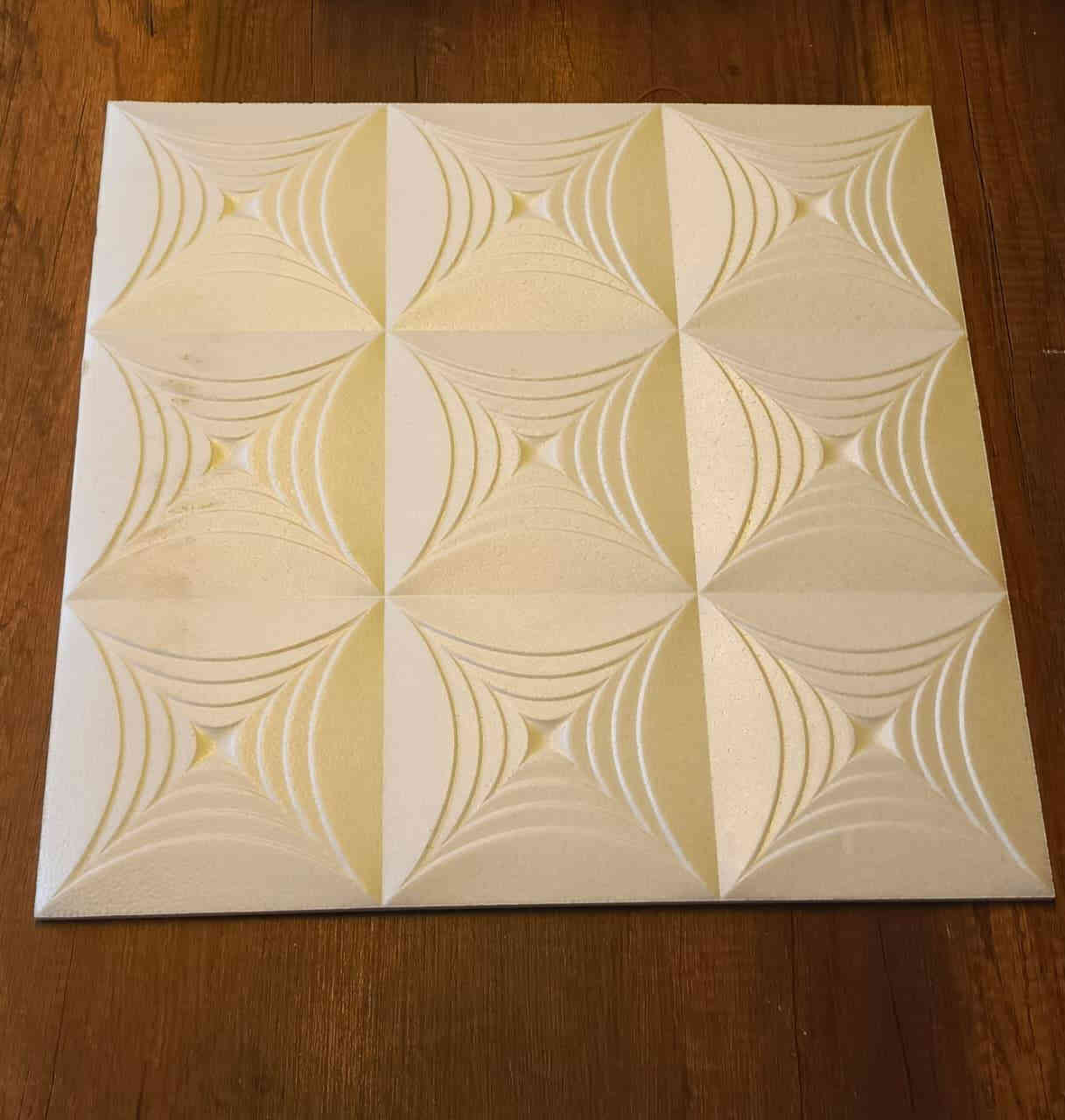 متوفر لدينا فلين مربعات للسقوف قياس القطعه (٥٠×٥٠)
المتر الواحد أربع قطع
كورنيش ملون طول القطعه (٢)متر
بحرات وصطية كل لاشكال والقياسات متوفره 
___________________// ☎️***********
العنوان ذي قار قضاء الفجر قرب حسينية الهواشم 
علاء غني لبيع مواد الديكور واللاصباغ@
