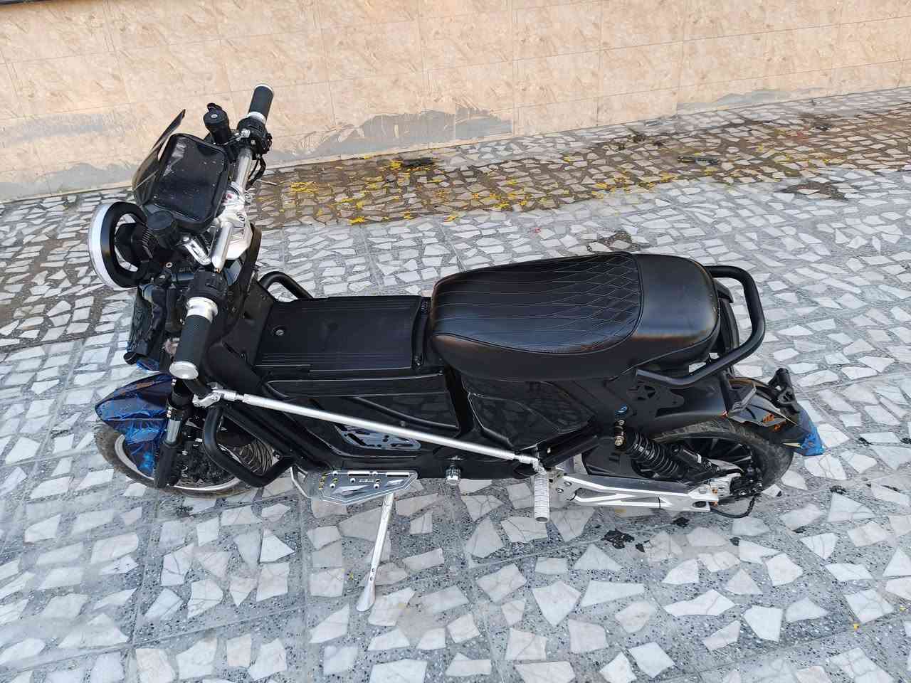 دراجه شحن ماركة dr بطارية ليثيوم 50 انبير دسكات امامي خلفي ثلت سرعات  مع البك السرعة 50 
جديد مصالري شهرين من اخذتة بمليوني
رايده مليون واربعمية مكاني بغداد الكمالية رقمي ***********
