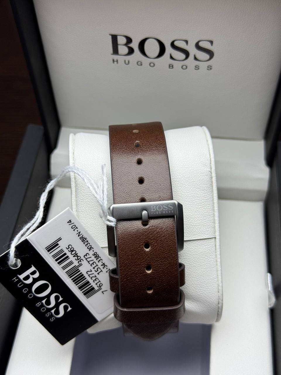 HUGO BOOS 
اصلي الماني دزاينر 
غير مستخدم مع المرفقات الاصلية (علبة + الضمان الدولي)
تيتانيوم بالكامل 
طوق داخلي دوار GMT
مقاومة للماء 20 بار
ارقام واميال لامينوس فسفوري 
نافذ لعرض التاريخ   
نظام 24 ساعة 
BOSS سير جلد طبيعي مختم 

 90 الف على اول تم

XqpXeImhRqZWMukMxS


**إذا كنت صاحب هذا الإعلان وتريد حذفه لأي سبب، رجاءا أرسل رسالة إلى الدعم الفني**