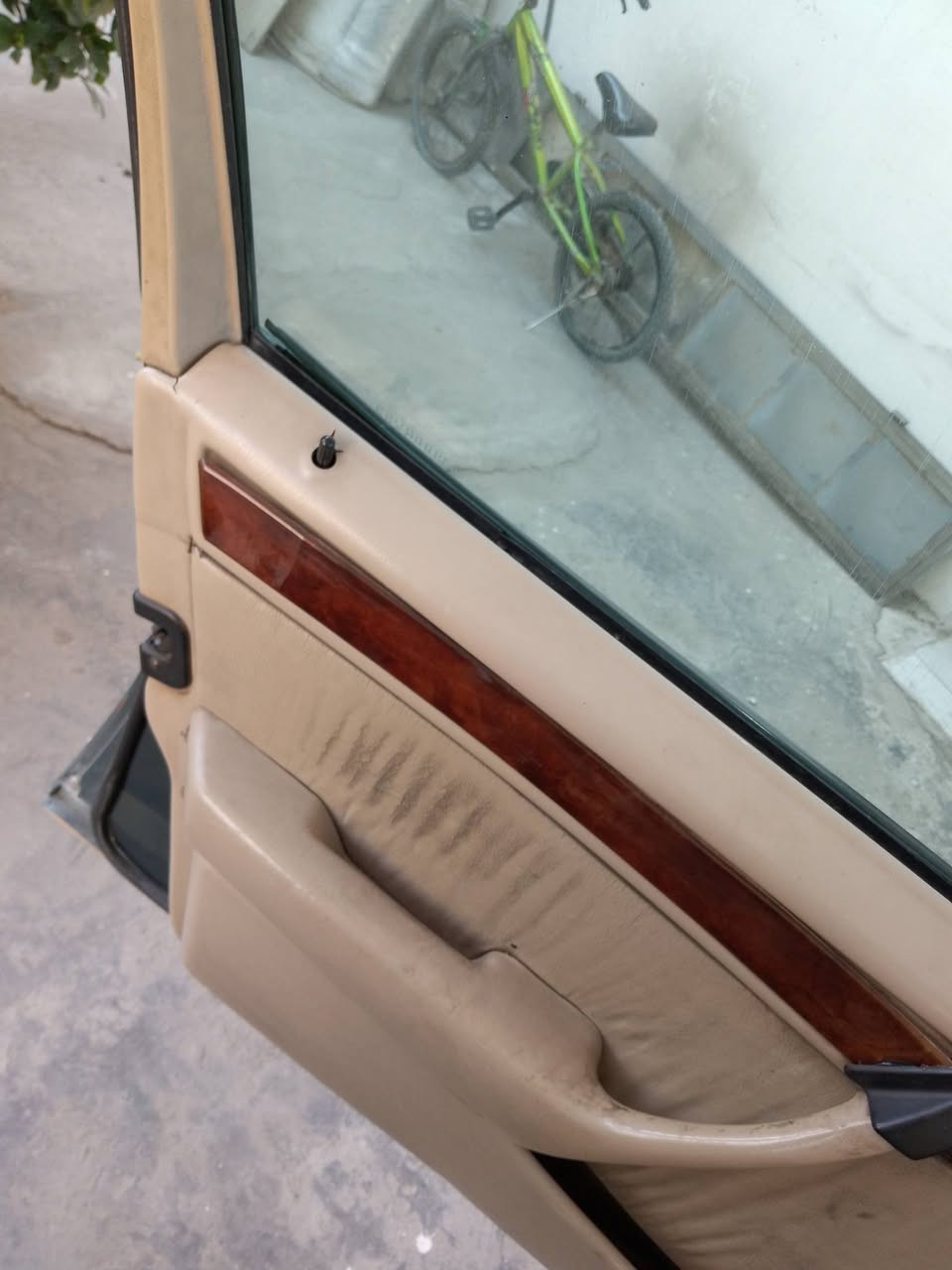 مرسيدس W124 موديل 1994 بيبي دب سلايدروف شغال وجام كهرباء وبرده ودبل ايرباك وكير اوفر ومحرك 320 خراطيم طخم تاير دبل فيتبمب جديد 4 دبلات جدد صدر امامي خلفي نظيف تحتاج صبغ جارده وبيها دعمه قديمه بالجاملغ الخلفي الايمن سابقا والباقي شوف العين 67 وبيها مجال انشالله للمشتري ***********
