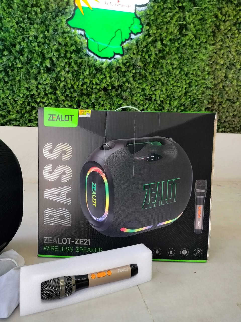 سپیکەی 250w 
بڕاندی زیالۆت  zealot ze21 wireless speaker
پاتری بەهێزی 48000mah
دوو مایکی کارۆکی لەگەڵ دایە 
نرخی 235$


**إذا كنت صاحب هذا الإعلان وتريد حذفه لأي سبب، رجاءا أرسل رسالة إلى الدعم الفني**