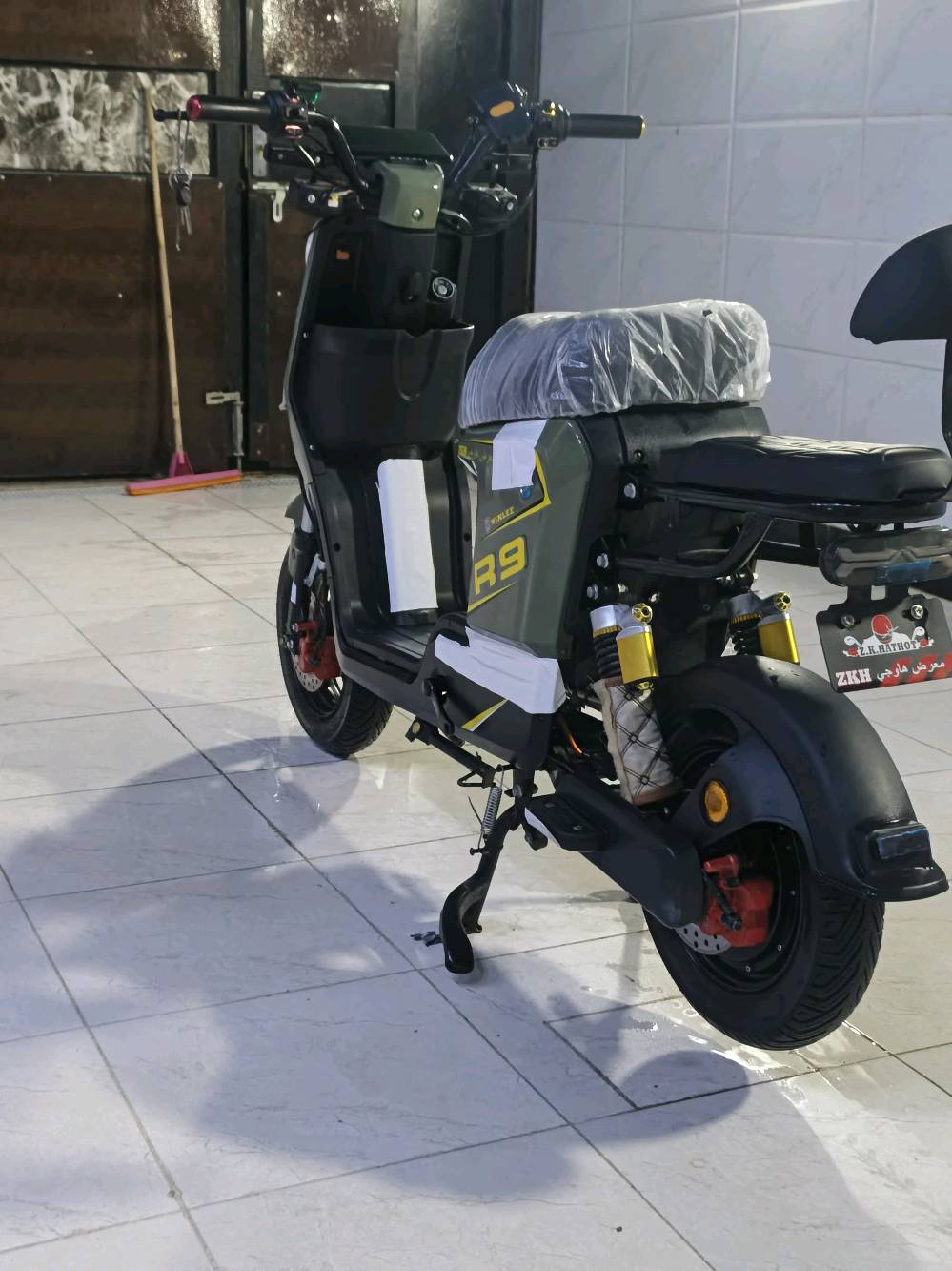 للبيع  دراجه شحن R9
مديل 2026 شركه هاوجي
مواصفات: دراجه مستعمله شهرين نضيفه على ايدي قراضه بل كارتون كلشي بلادي  قاسله مره وحده
كفاله عامه مابيه ولا شخط  ماشي بس على نمره الثانيه 
سعر 535 وبيه مجال وانت لاتفكر بل سعر هله بيك يمته ماتريده النوان بصره ابي خصيب تواصل على هذا الرقم وتساب ***********