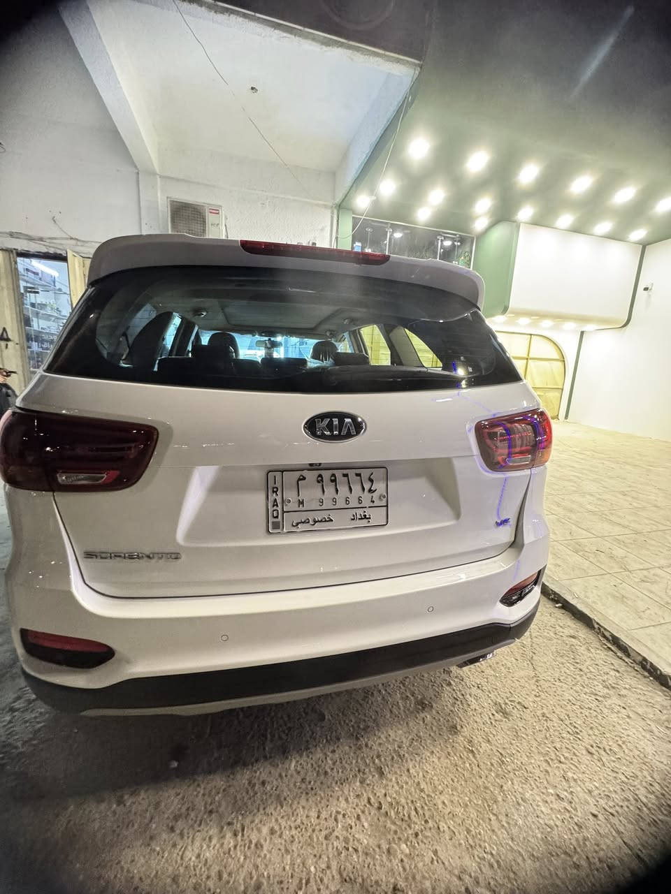 سلام عليكم      سنتر البيع  المديل ٢٠١٨السياره فول مواصفات بصمه بنو رامه شاشه جبيره كشتات كهربا ء ٧راكب. ٦سلندر قطعتين تبريد كفاله عامه مري شفط صندوك كهرباء   كيير ٨نمر  العنوان البياع حي التراث اي ستفسار متواجد واتساب *********** السعر خاص $
