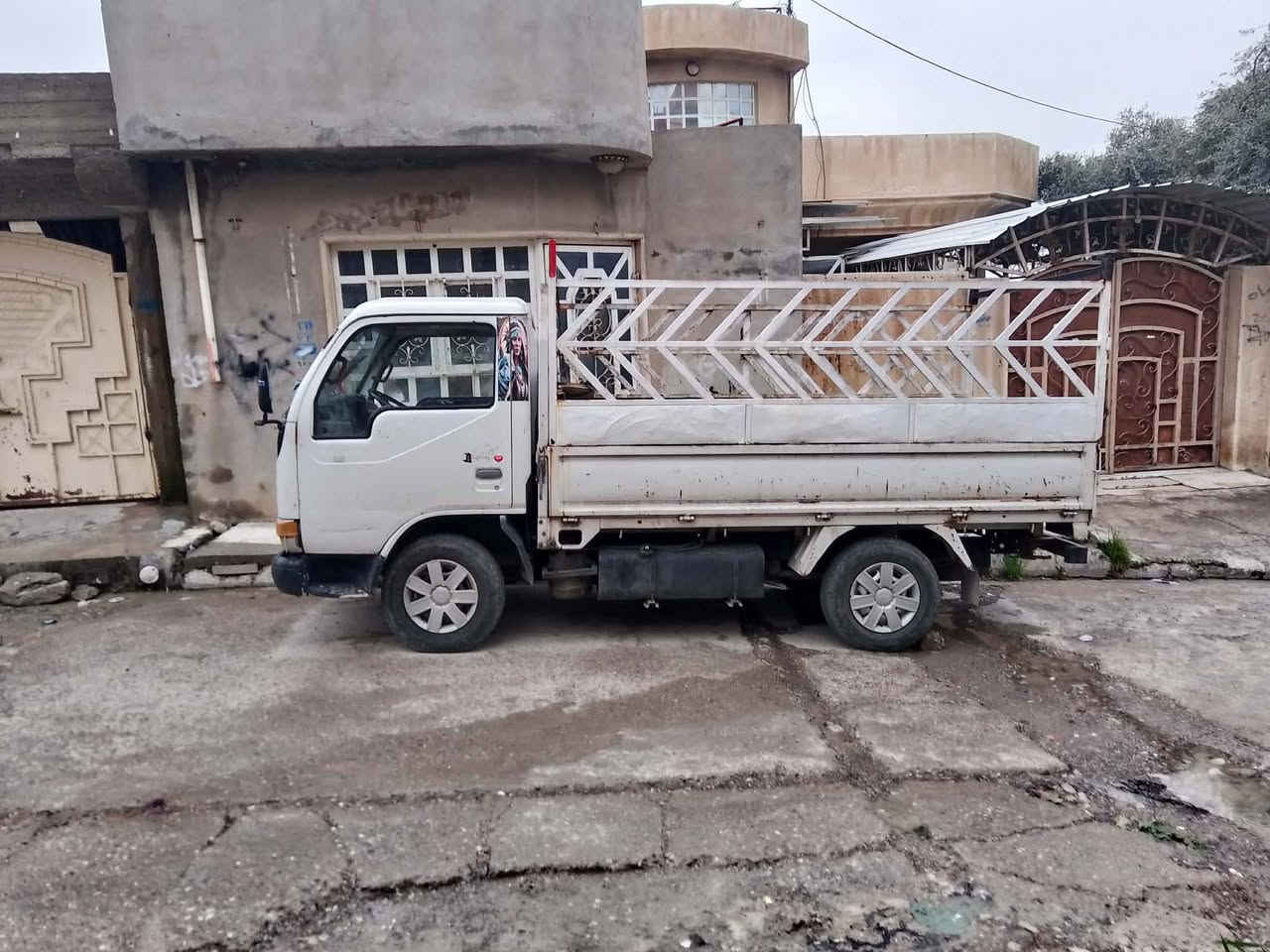 السلام عليكم
كيا ديفاك موديل 2002 سياره جاهزه رقم مسطرع كير ومحرك  واكسن بزون3000 شرط طخم تاير جديد جامات كهربائية شرط التحويل هزه جديده سنويه الى 2028 ترهم مراوس بسياره قماره و وبيع السعر 45 وبيها مجال بسيط
غير متواجد على الفيس
للاستفسار ***********
***********
