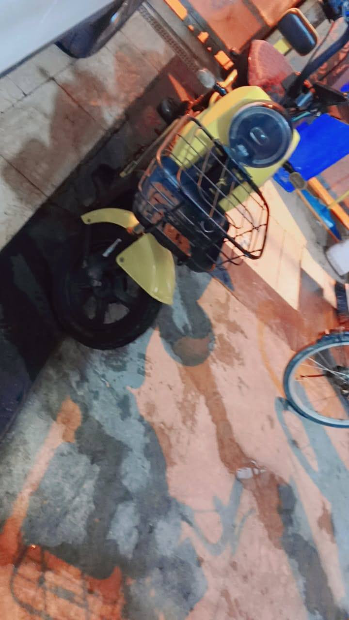السلام عليكم اخوان عندي دراجه شحن حجم 14 بطاريات جدد السعر 250 الف وبي مجال  حك الجيه وان شاء الله ما نختلف رقم الهاتف ***********
