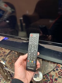 تلفزيون سامسونج للبيع موديل EA5000 LED  حجم 40  بحاله جيدة جداً ونظيف ...