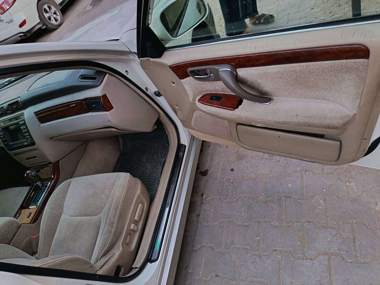 ملكه 2001 رقم الماني نجف مداور سنويه بأسمك سنويه نافذه 2027 قرار 48  بيه كصه قماره فقط باقي كفاله كرستال محرك D4الصغير كشن ومري كهرباء دكمتين سياره  مكاني نجف سعره115وبيه مجال+*********** راعي السياره... ... اني مكلف بل نشر
