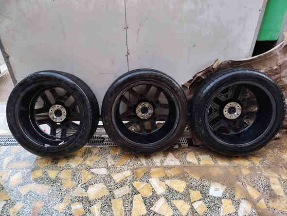 السلام عليكم ويالة جيب رينجد حجم 19 لون اسود طافي بيهن تايرات نص عمر للبيع مفرد او كلهن مكاني ميسان للاستفسار ***********  او خاص
