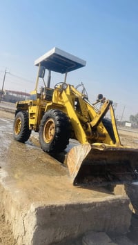 شفل للبيع كوماتسو حجم (50) مديل (1997) رقم وسنويه الماني تحويل ثاني يو...