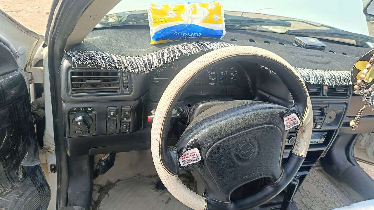السلام عليكم 
للبيع
📌اوبل فكترا موديل 1995
📌لون ابيض
📌محرك 20 كير  اوتامتيك محرك شرط الفحص 
📌سنويه وهزه جديده ل2030 بسمي تحويل ثاني يوم رقم اربيل دولي 
📌صدر امامي خلفي جديد
📌تخم تاير جديد
باتري جديد 
📌السعر فقط 40وبيها مجال حگ الجيه
📍للاستفسار ***********

