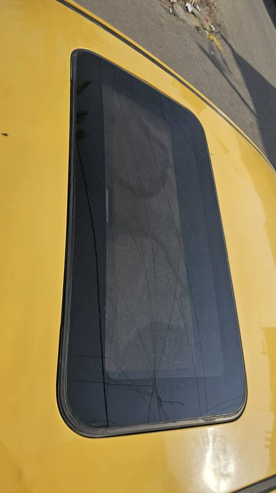 سلام عليكم النتره اللبيع موديل 2013  حادثه قبق جنطه السياره بدون معجون رقم جديد  سنويه جديد  السعر 98    ***********  مكان السياره  بغداد الدولعي
