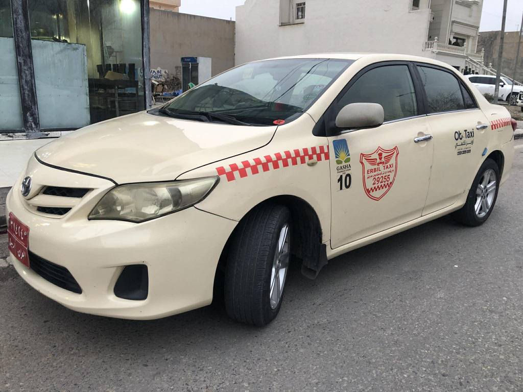 سلام عليك
تةكسي مؤديل 2009   كرايتة 2013. گيرعادي ٤پارجةي هةية كن دةبةي ئاو لةگةل جةمپيكي بجوكي پشتي. بس مةستةرةكةي  ليداني ناوي نيتي سةيارةي خاوين. گير و مةكينة و تةبريد تةقة و رةقةي. بةشةرت ايرباك بةشةرت نةتةقية شانسي بةشةرت. نيتي   سةنةوي. بةسةر جووة 500هةزار غرامةي لةسةرة بةناو كردن بةشةرت    سعري 122$مةجاليكي كةم شتيك بةدلم بوو گؤرينةوة دةكةم. *********** واست اپ هةولير أربيل, العراق
