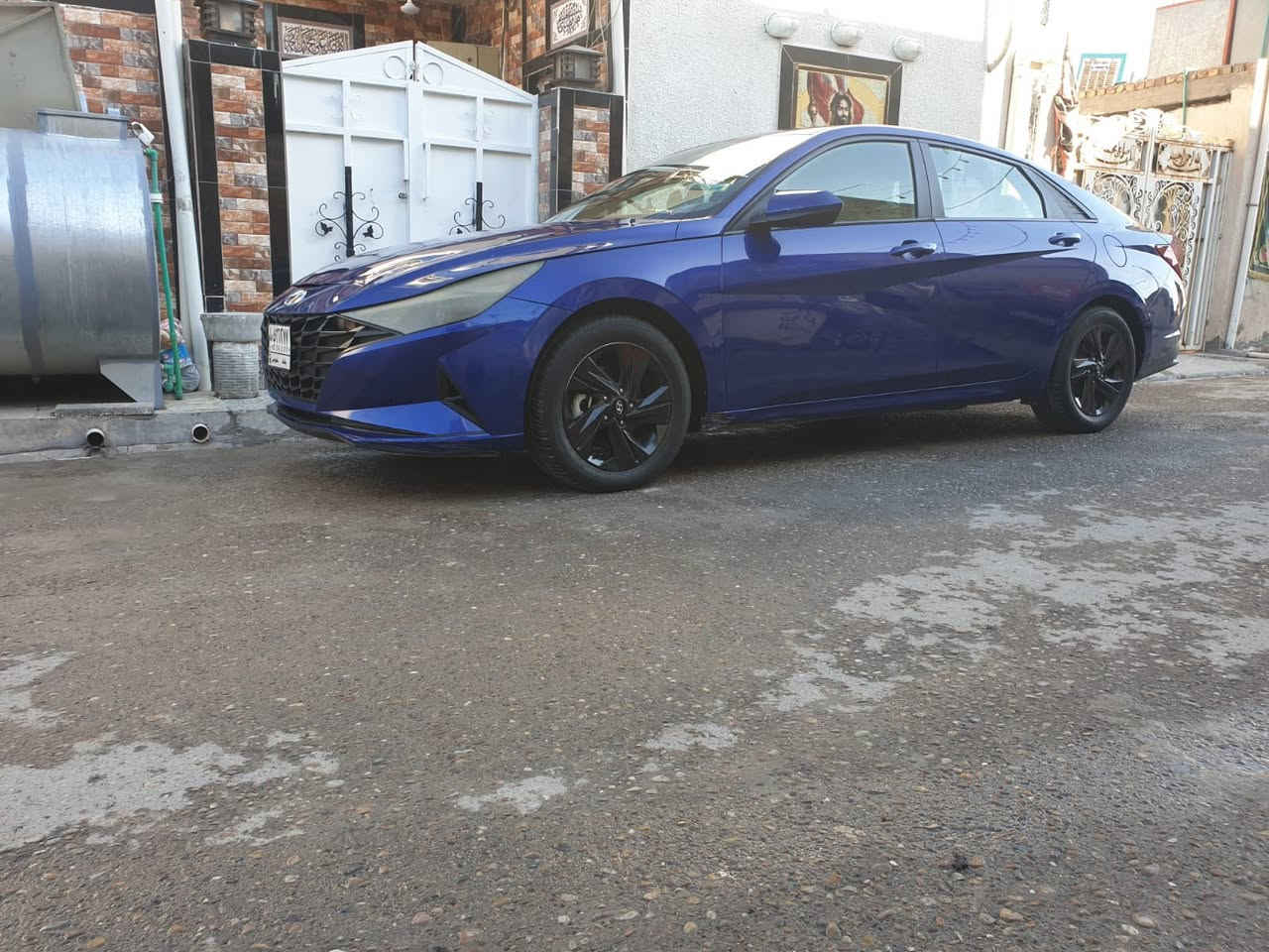 السلام عليكم سياره النتره هونداي وارد مريكي بندي بس عمره بردن مشيه 30 لف  ستفسار على رقم ***********
