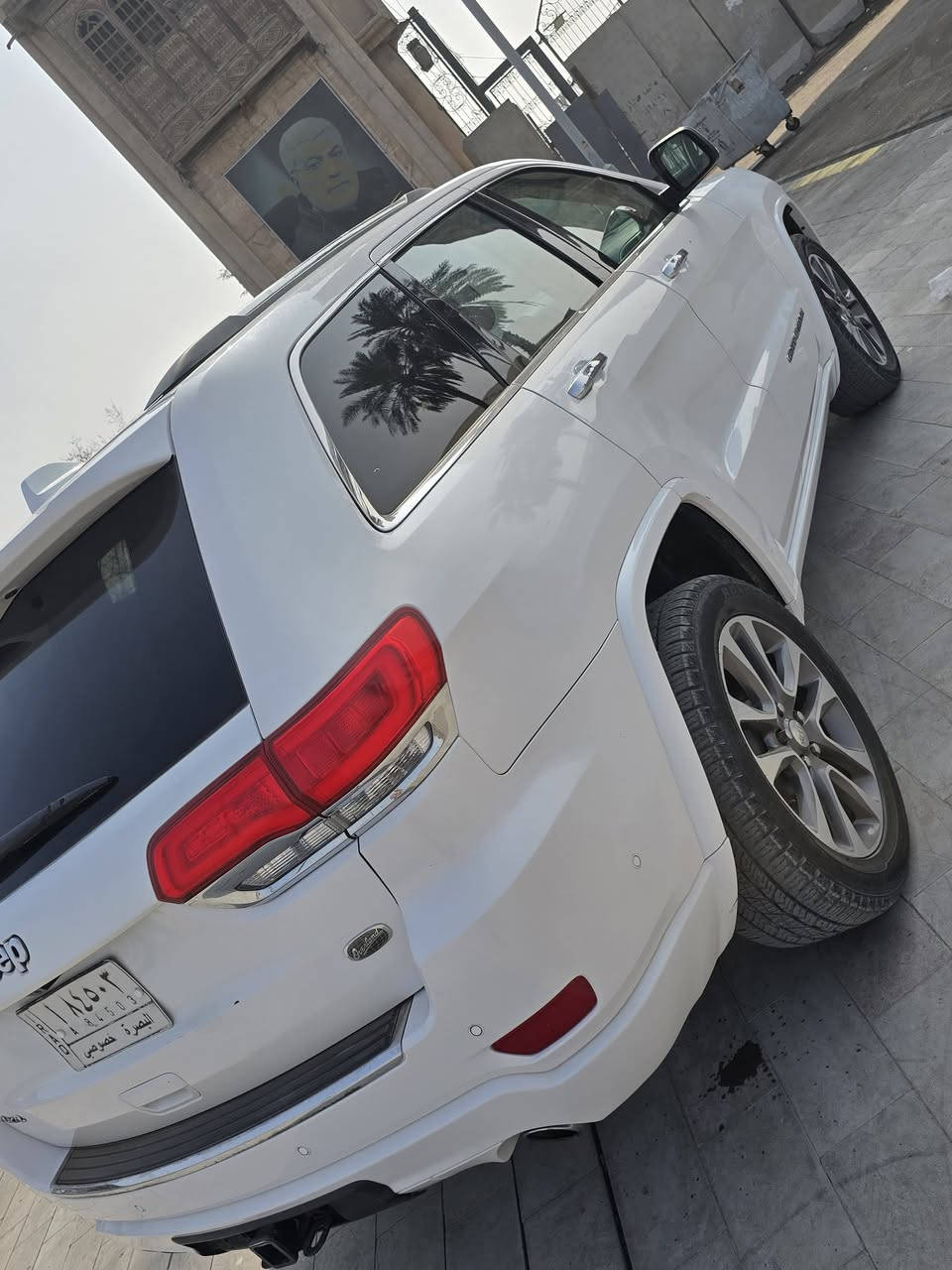 السلام عليكم
جيب اوفر لاند كندي موديل 2018 فول موصفات للاخير جديده 
المواصفات 
بانوراما 
بصمة ابواب 
تشغيل عن بعد 
رادارات 
حساسات امامية + خلفية 
شاشة 
كاميرا 
كشنات جلد 
كشنات تدفئه + تبريد 
كشنات كهرباء 2
ذاكرة خزن ميموري 
ماوس 
تحكم ستيرن جهتين 
كروز سرعة 
شفتات ستيرن 
لايت زنون 
بلوجكتور زنون 
لد امامي 
سستم صوت سماعات + دمام خلفي 
فور ويل 4x4  
مكينة 6 سلندر 
 3600 
الون : ابيض صدفي  
 جديدة كلش حلوة
السعر : 230 ترهم مراوس أو نقد
العنوان : البصرة الجبيلة 
للاستفسار . ***********
