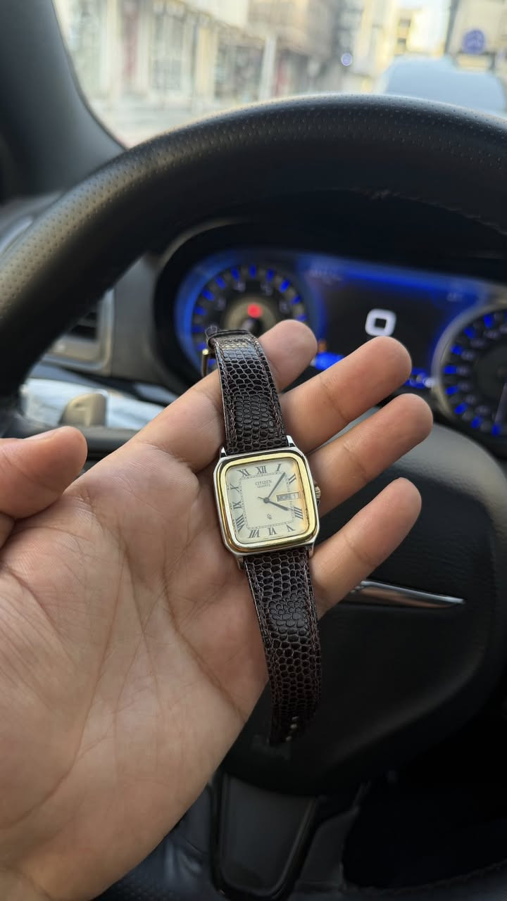 Made in Japan 🇯🇵
نوادر السيتزن شكل الكارتير  
انتاج الثمانينات 1980s
قطر كلاسك 33/34
منفذ دي ديت
ارقام رومانية
نظام التشغيل كوارتز 🔋
نضافة عالية جداً
السعر 115 الف


**إذا كنت صاحب هذا الإعلان وتريد حذفه لأي سبب، رجاءا أرسل رسالة إلى الدعم الفني**