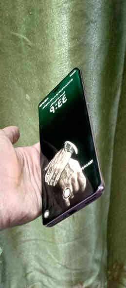 سلام عليكم جهاز اشتريته بلكارتونه فا وكع مني وصار فطر شويه بلشاشه وبدلت شاشه وكاله وهسه عارضه للبيع 250 قفل مكاني بغداد رقم ***********
