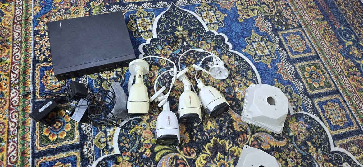 متوفر كامرات مع ديبي ار
العداد٤ معه شاشه
العنواد بغداد البياع تقاطع درويش 
الرقم/***********
