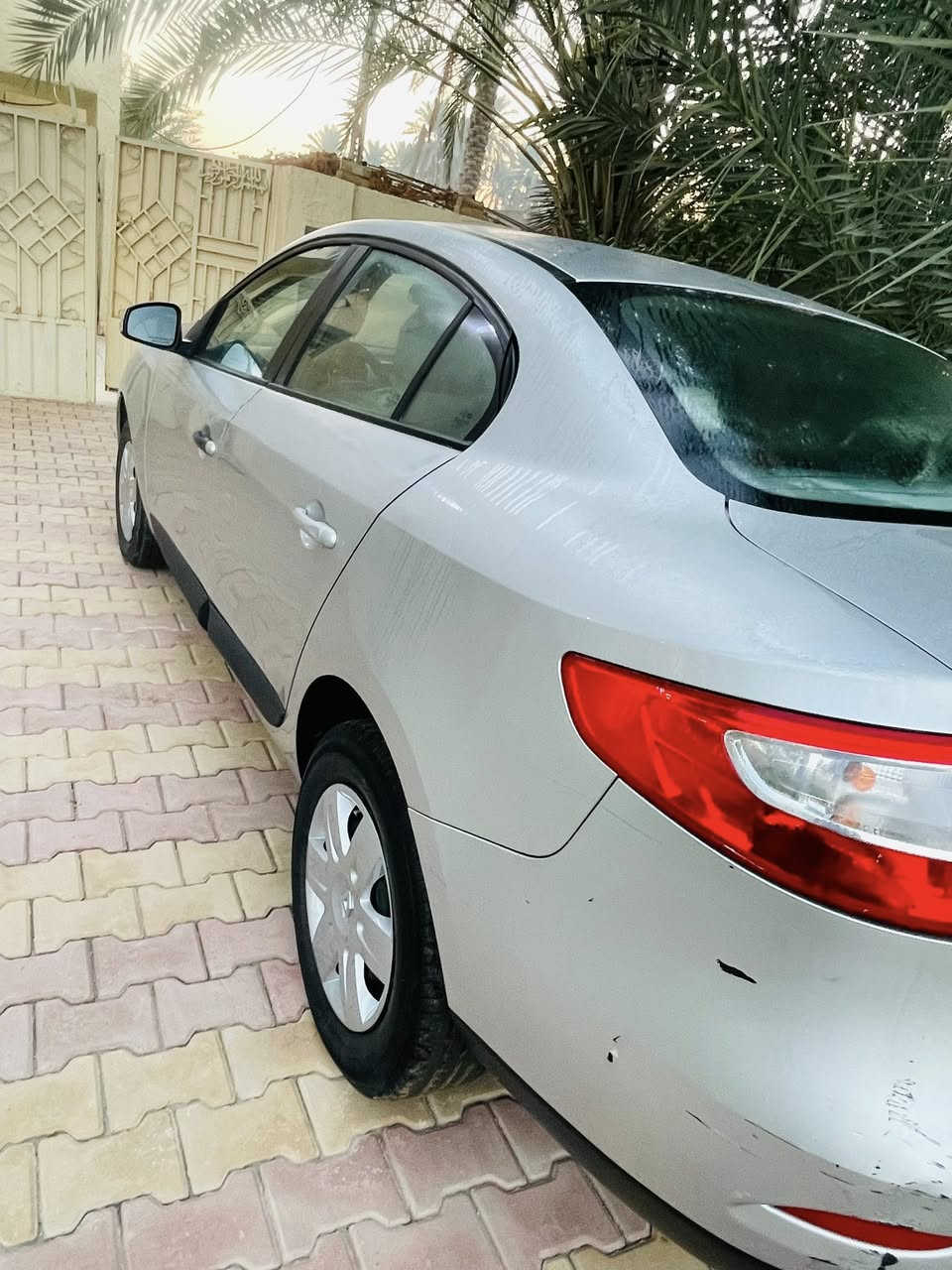 رينو فلونس 2016
كير مكينه مكفول 
مكينه نيسان ياباني بلاد
حداديه 100%  كله جديد
سنويه باسمي تحويل مباشر
السياره بيها جراد 
السعر 60 مكاني كربلاء 
***********
