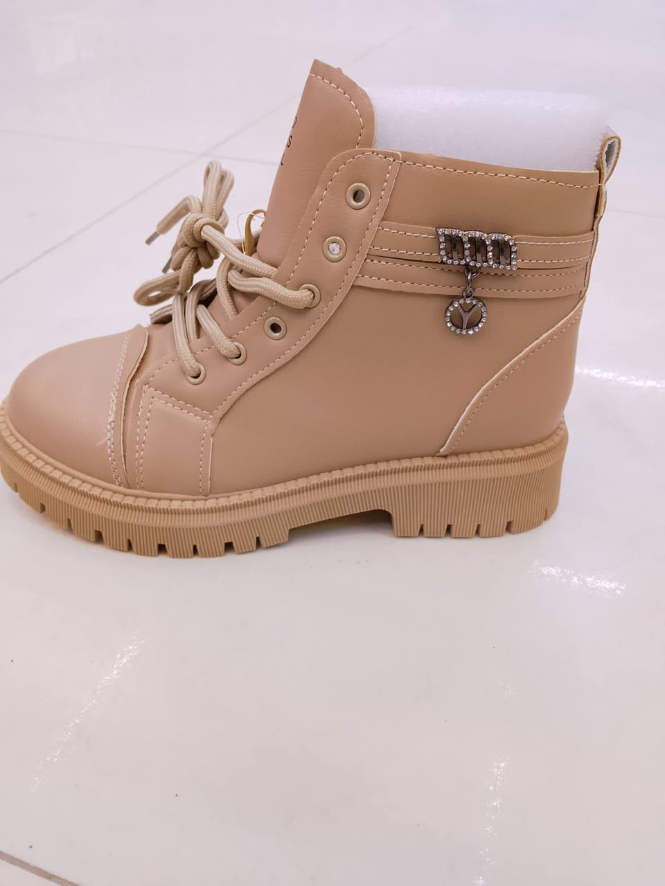 بوت نسائي السعر ب10الف فقط من الحجز واستفسار رجاء خاص او واتساب توصيل جميع محافظات  العراق 🚛***********
