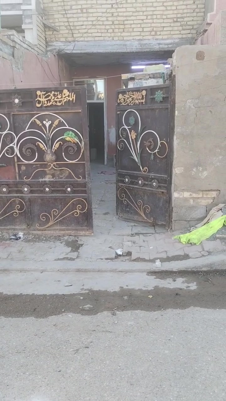 السلام عليكم بيت للبيع مشتمل السكلات 13 شارع المدارس مساحه 75) سعر 33) رقم نبي واتساب ***********
