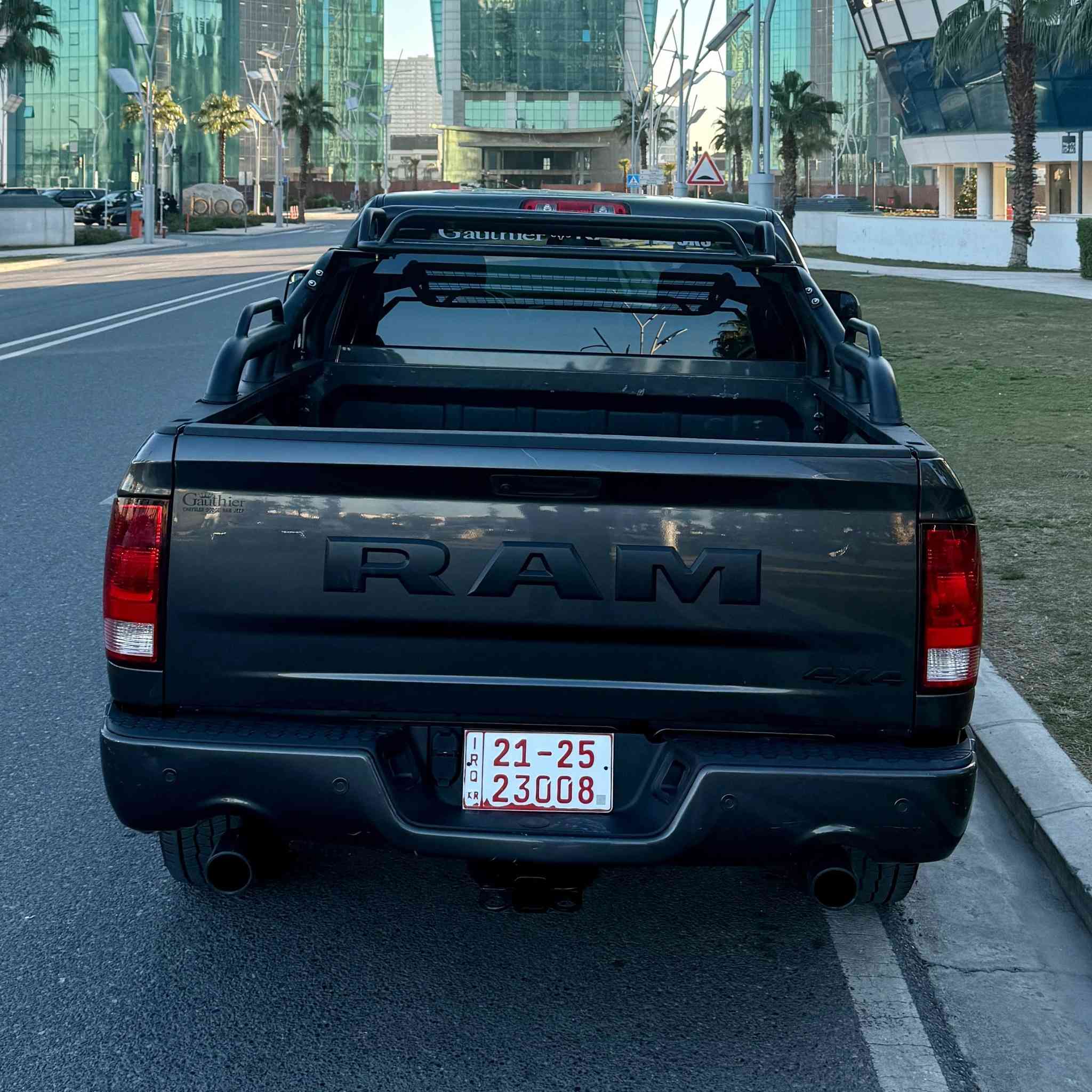 دوج رام 1500 كلاسیك 2023 بۆدی كورت 
مەکینەی ٨ پستون 
دەركە گەورە 
١٤،٠٠٠ میل رۆیشتوە 
سەیارەكە زۆر جوان بێ نەقسە 
كەمالیاتی بۆ كراوە بای  ٢٥٠٠ دۆلار 
ژمارە كاتیە و كاتی رەقەمی هاتوە 
 بە شەرتی بەناو كردن و غەرامە 
چاملغی پێشەوە لای سایق و دەرگای سایق سبوغە  ژورەوەشی گرتوە 
بۆنیت و چاملغی سەكن بۆ جوانكاری گۆراوە 
ناونیشان هەولێر 

سـعـر : لە کۆمێنت داوابکە ڕاستەوخۆ بۆت دێت 📥 

گێر و مەکیەنەی بەشەرت 
هیچ کێشەیەکی تێدا نییە 

ژمارەی خاوەنەکەی 
***********
